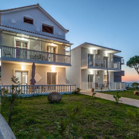 Villa Antonis Deluxe Apartments Amoudi Eksteriør billede