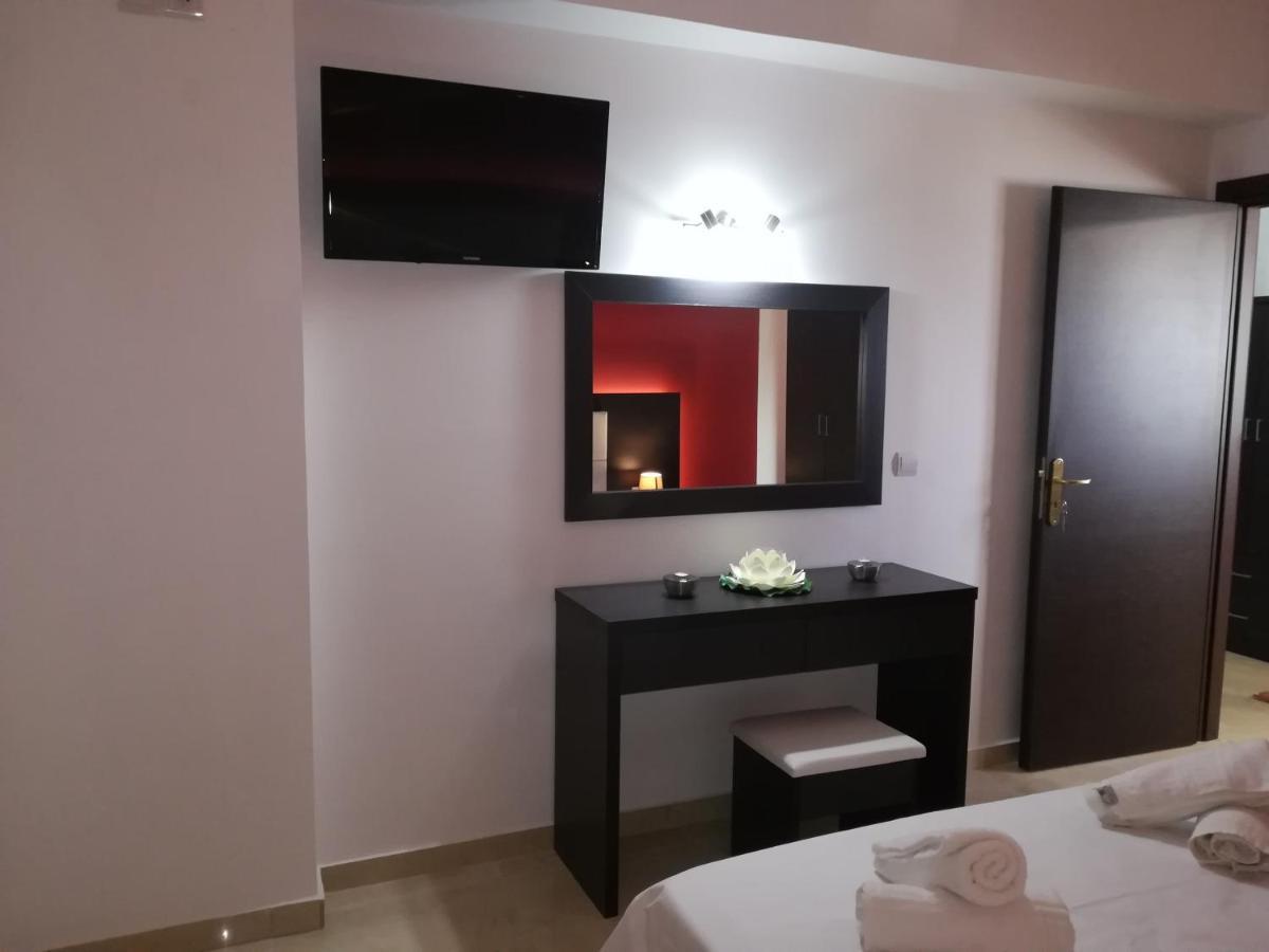 Villa Antonis Deluxe Apartments Amoudi Eksteriør billede