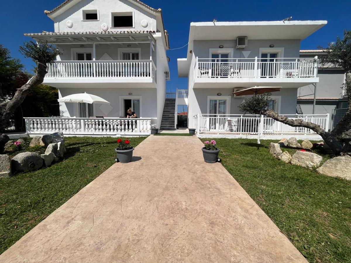 Villa Antonis Deluxe Apartments Amoudi Eksteriør billede