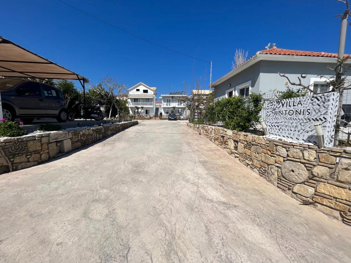 Villa Antonis Deluxe Apartments Amoudi Eksteriør billede