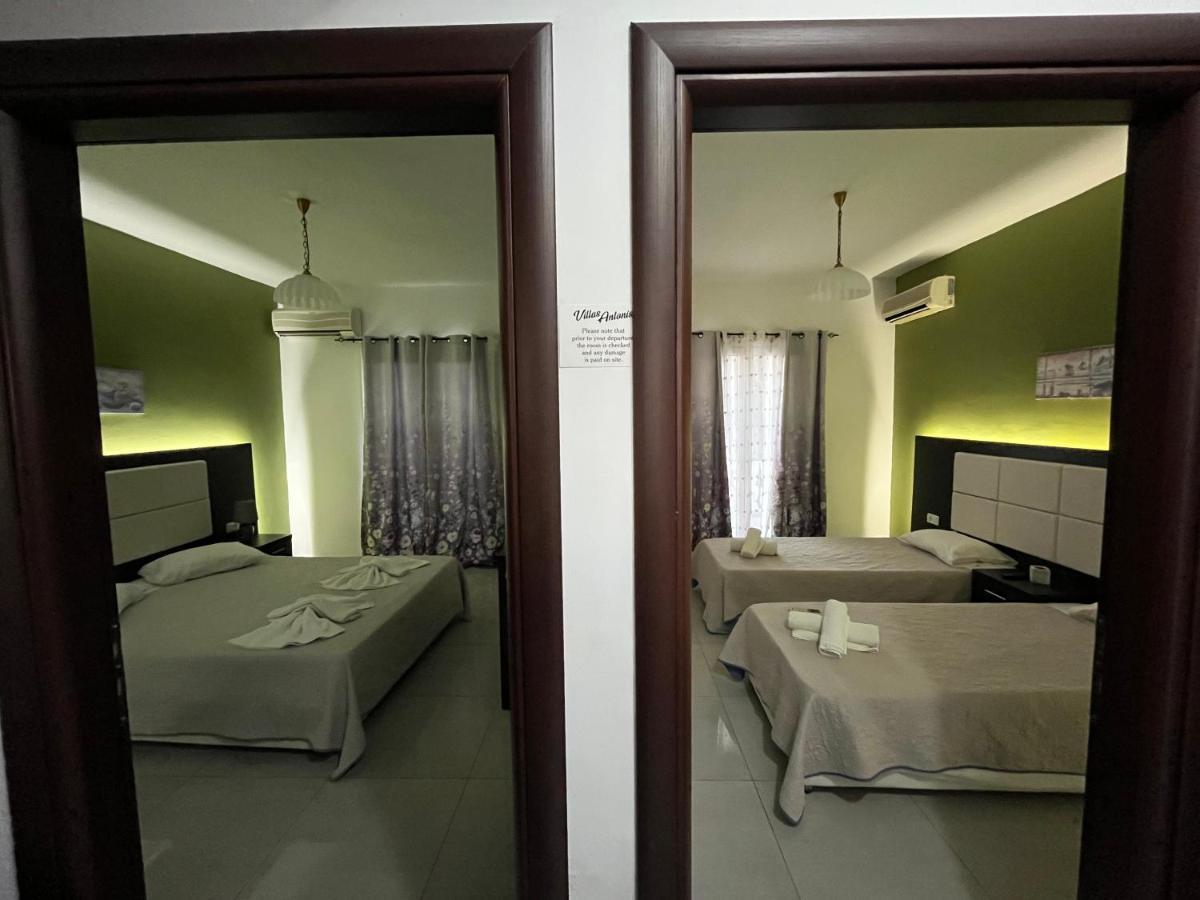 Villa Antonis Deluxe Apartments Amoudi Eksteriør billede