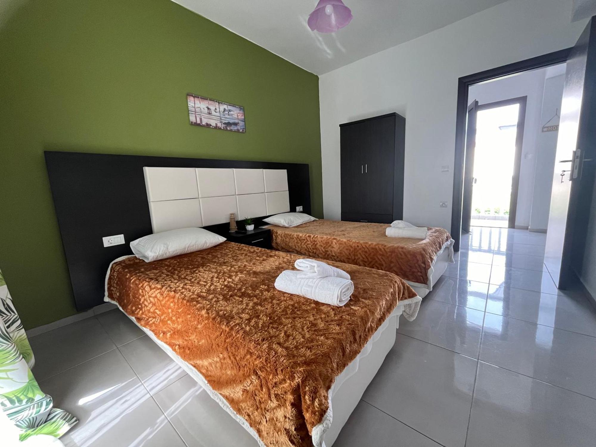 Villa Antonis Deluxe Apartments Amoudi Eksteriør billede