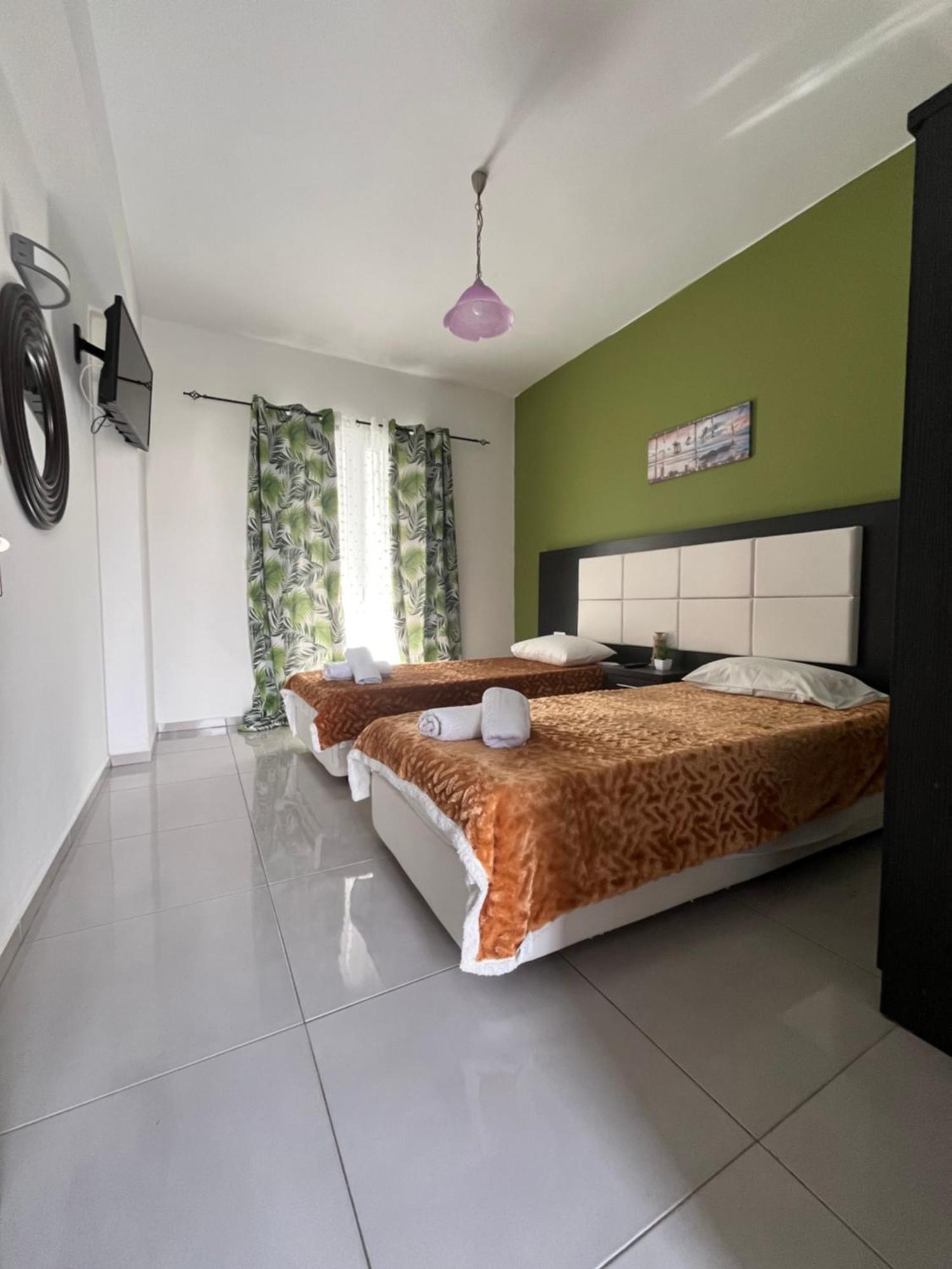 Villa Antonis Deluxe Apartments Amoudi Eksteriør billede