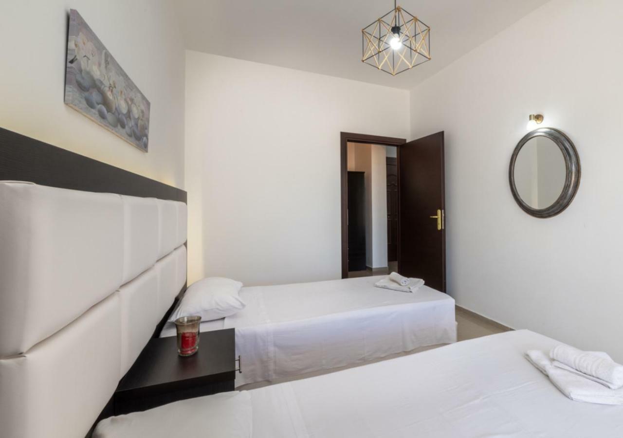 Villa Antonis Deluxe Apartments Amoudi Eksteriør billede