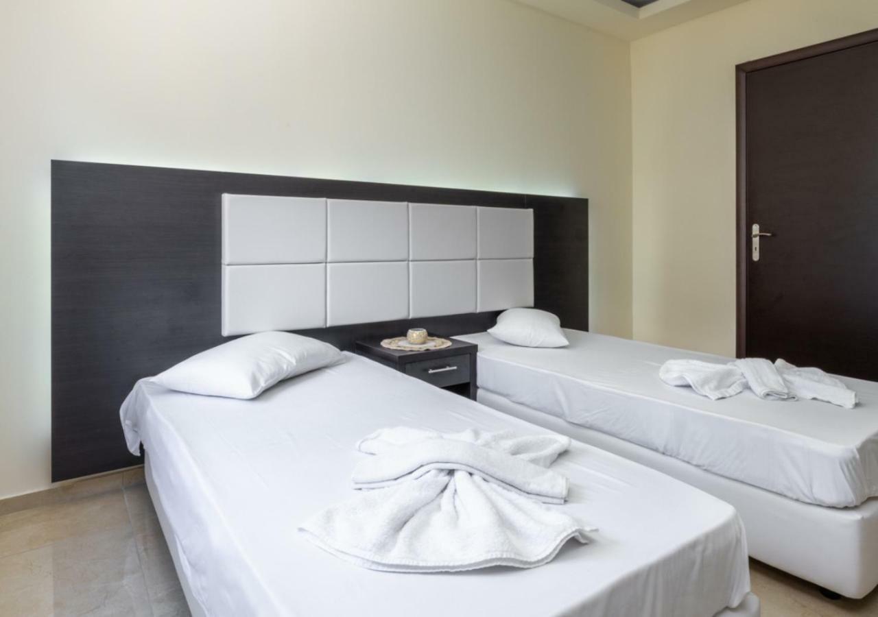 Villa Antonis Deluxe Apartments Amoudi Eksteriør billede