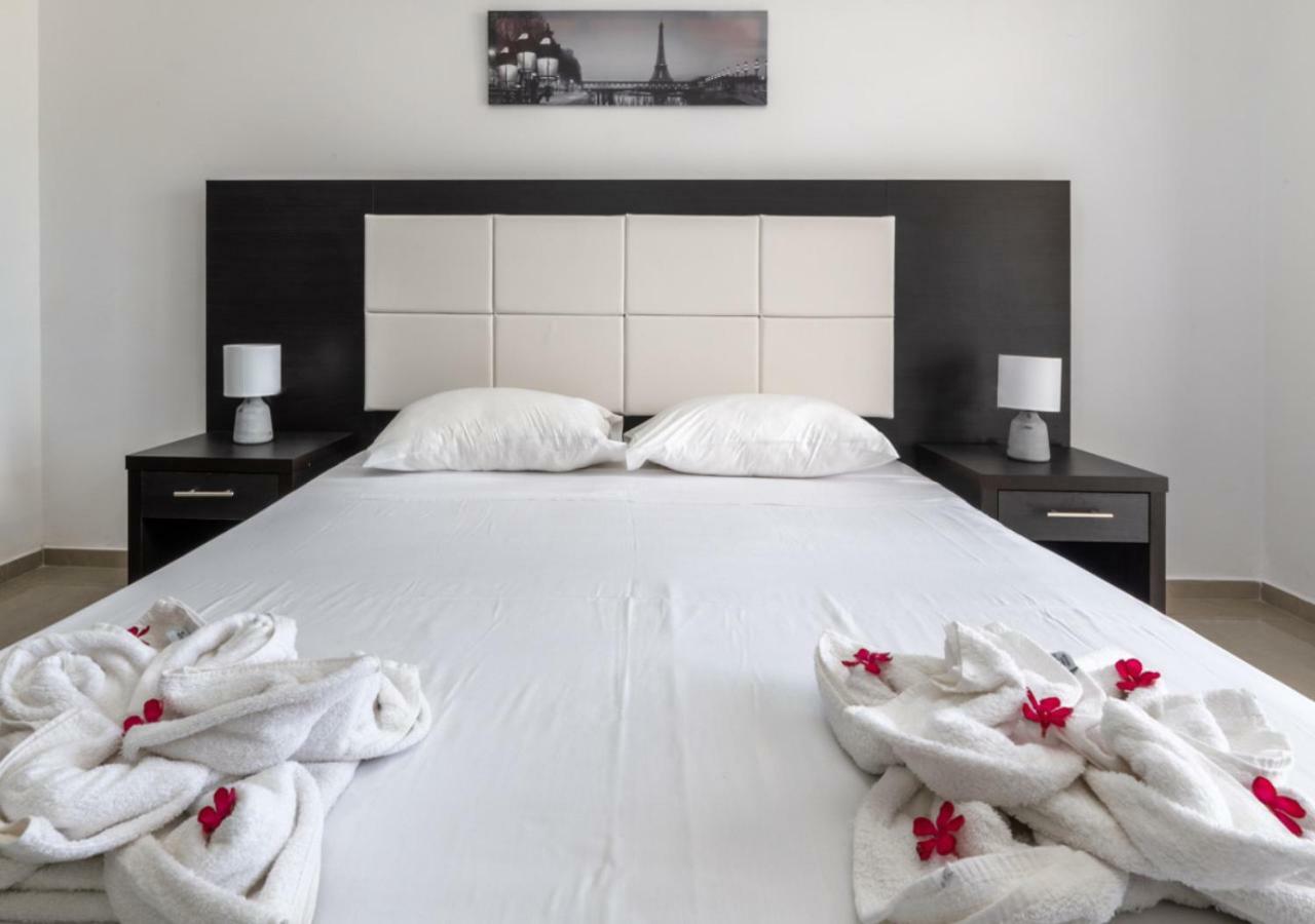 Villa Antonis Deluxe Apartments Amoudi Eksteriør billede