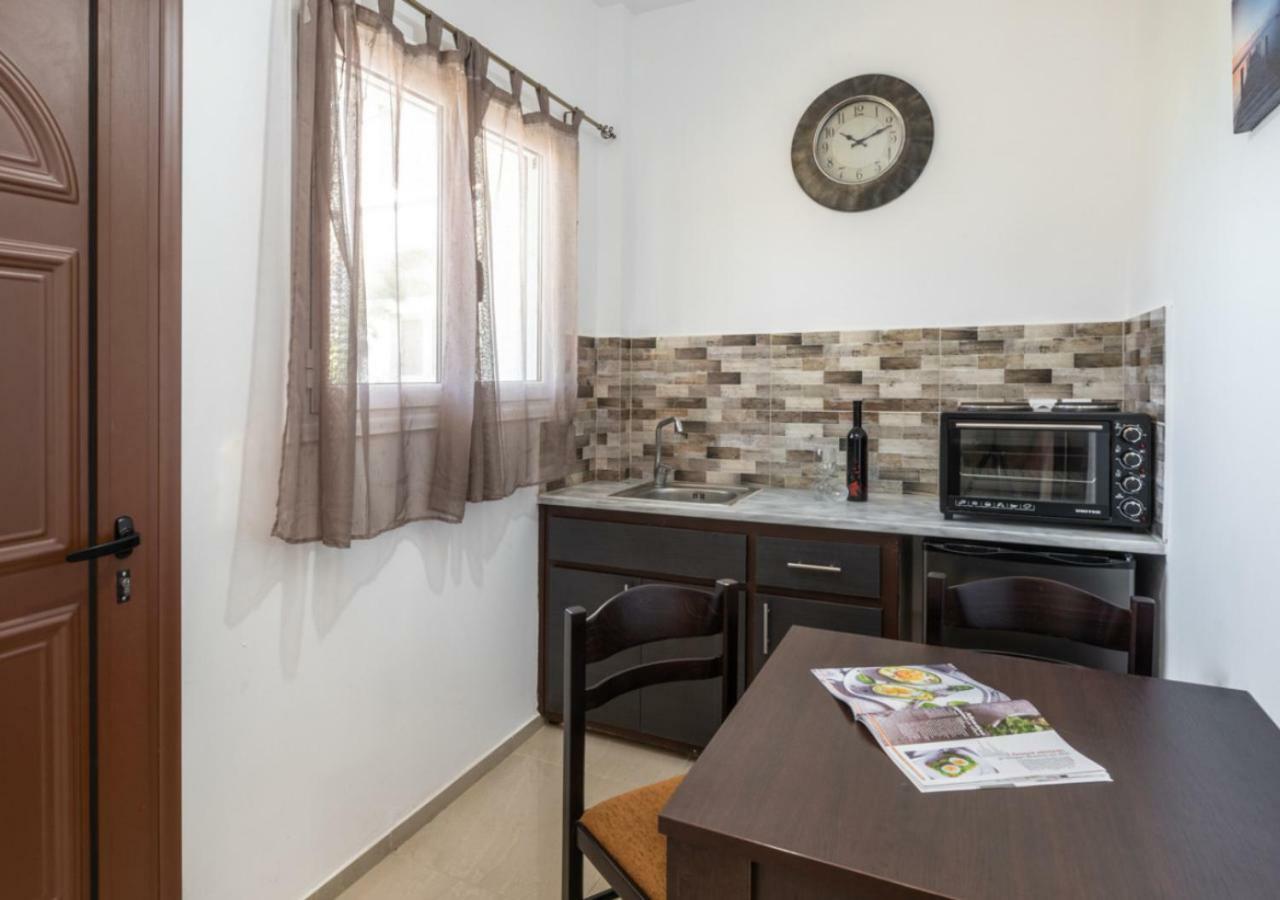 Villa Antonis Deluxe Apartments Amoudi Eksteriør billede