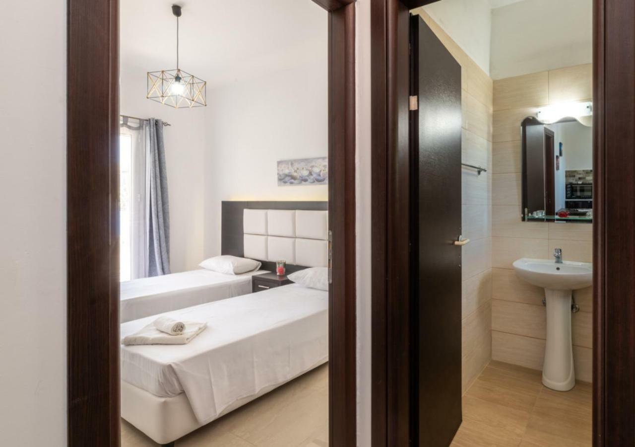 Villa Antonis Deluxe Apartments Amoudi Eksteriør billede
