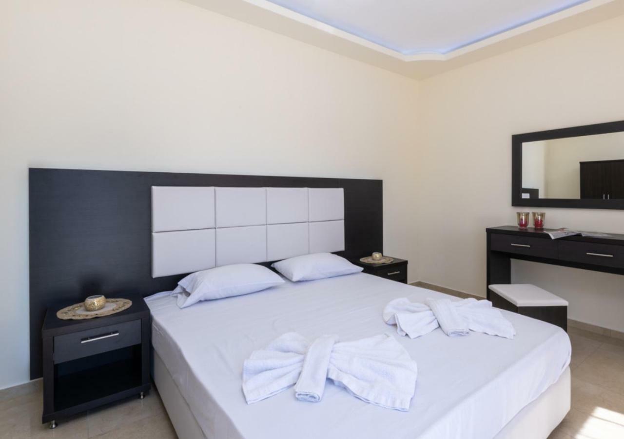 Villa Antonis Deluxe Apartments Amoudi Eksteriør billede