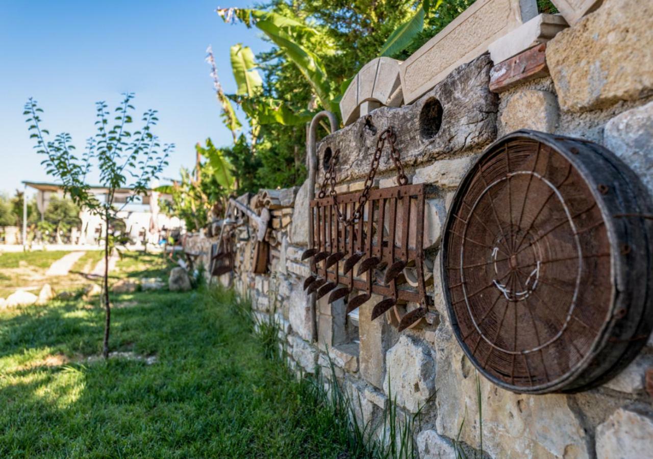 Villa Antonis Deluxe Apartments Amoudi Eksteriør billede