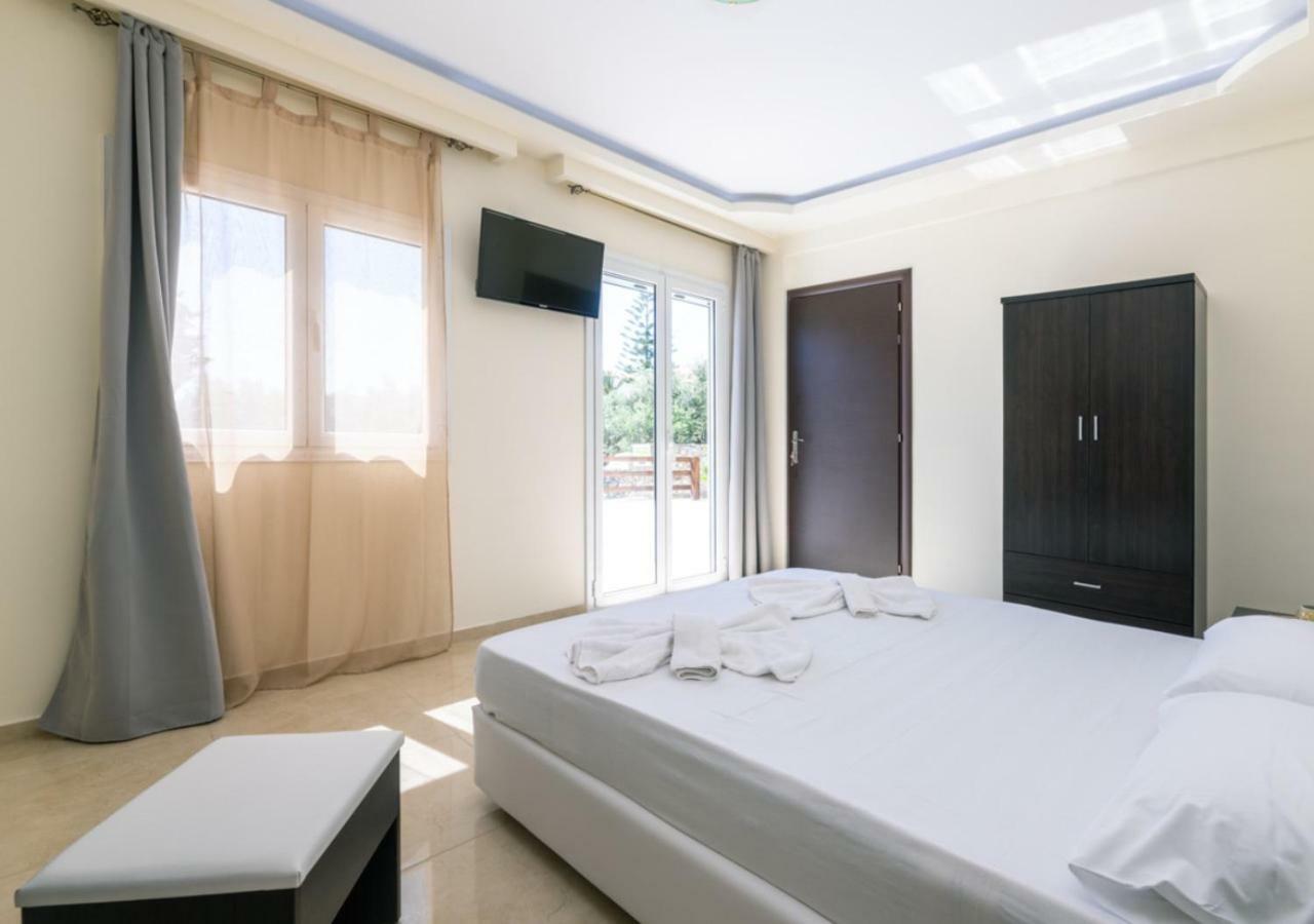 Villa Antonis Deluxe Apartments Amoudi Eksteriør billede
