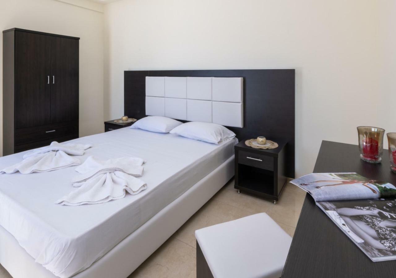 Villa Antonis Deluxe Apartments Amoudi Eksteriør billede