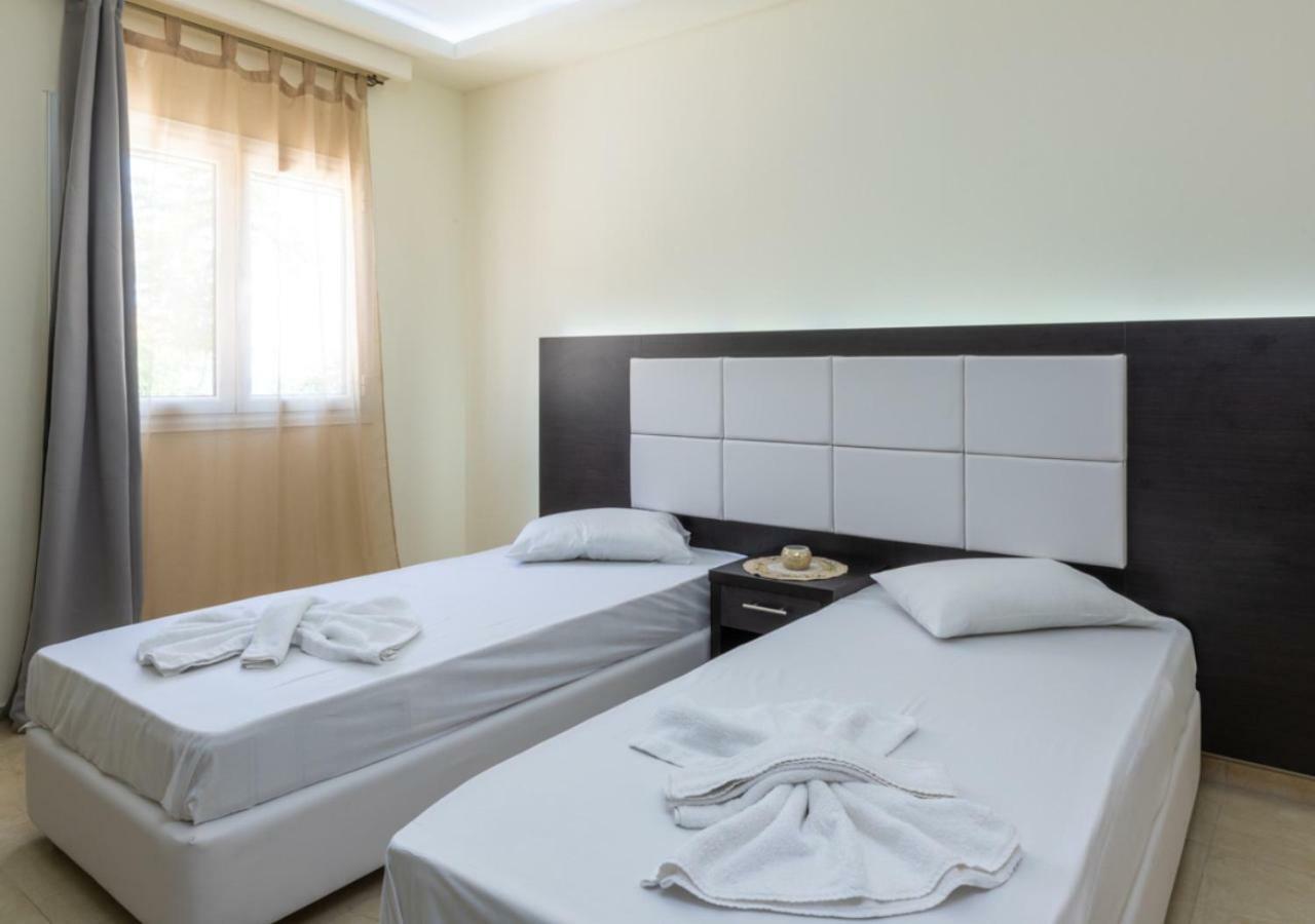 Villa Antonis Deluxe Apartments Amoudi Eksteriør billede