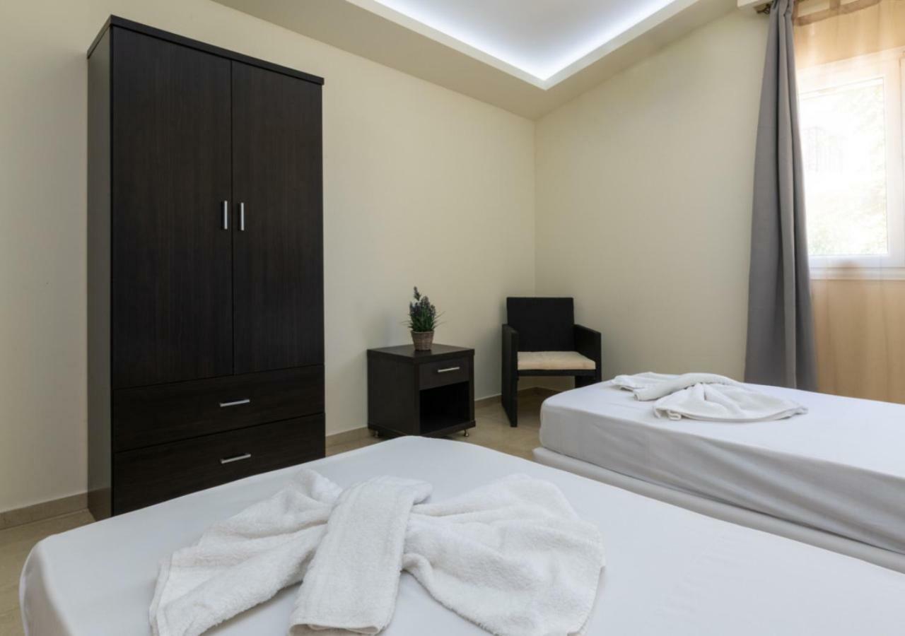 Villa Antonis Deluxe Apartments Amoudi Eksteriør billede